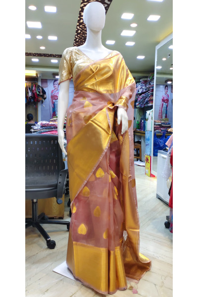 Premium Quality Onion Pink Organza Silk Saree With Reshmi Zari Weaving Wide Border And Butta Weaving Work On All Over Base (KR2261)